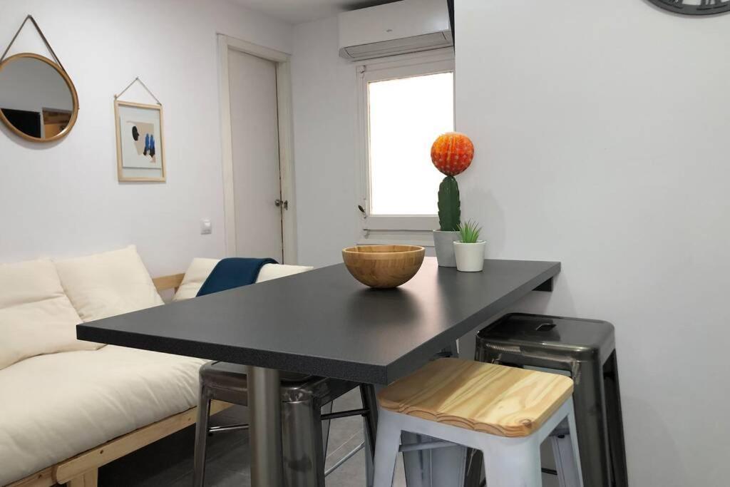 Апартаменти M4 Cool Terrace. 1 Min To Metro. 15 Min To Center Есплуґес-де-Льобреґат Екстер'єр фото